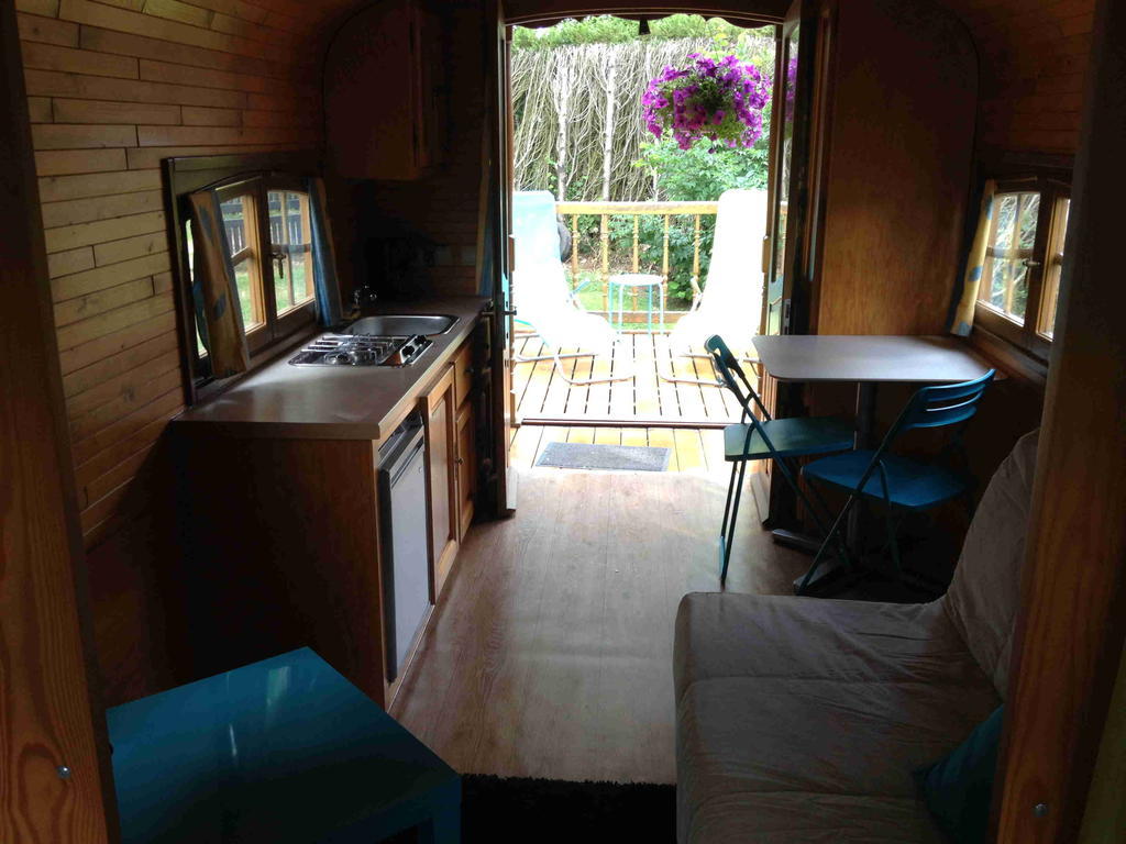 Вилла Roulotte Du Petit Bois Theillement Экстерьер фото